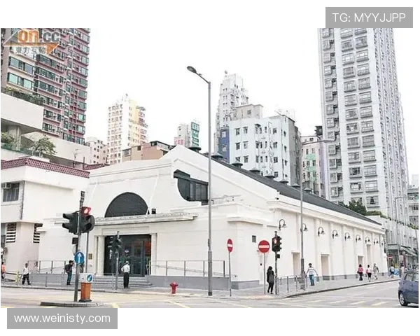 探索香港百老汇戏院的历史变迁与文化传承，感受城市艺术魅力